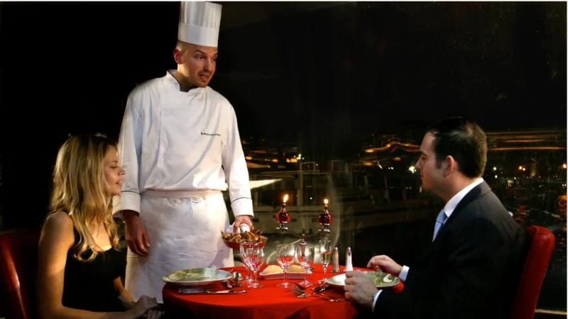 Saint‑Valentin sur la Seine : le dîner croisière le plus romantique de Paris