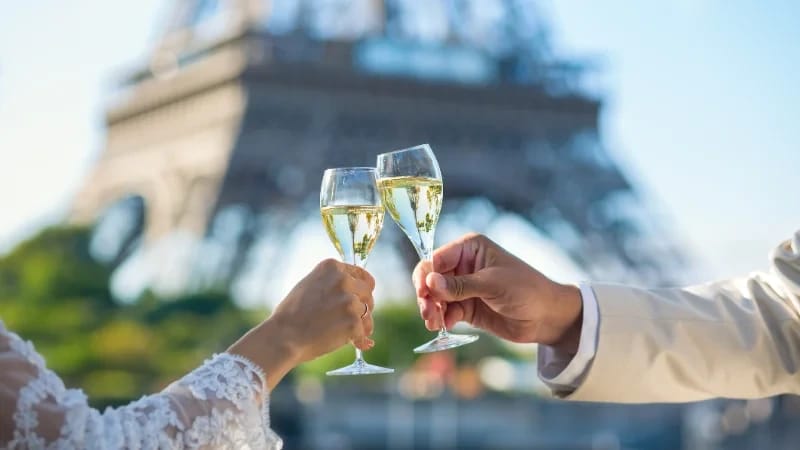 Week‑end romantique à Paris : la journée parfaite au fil de la Seine