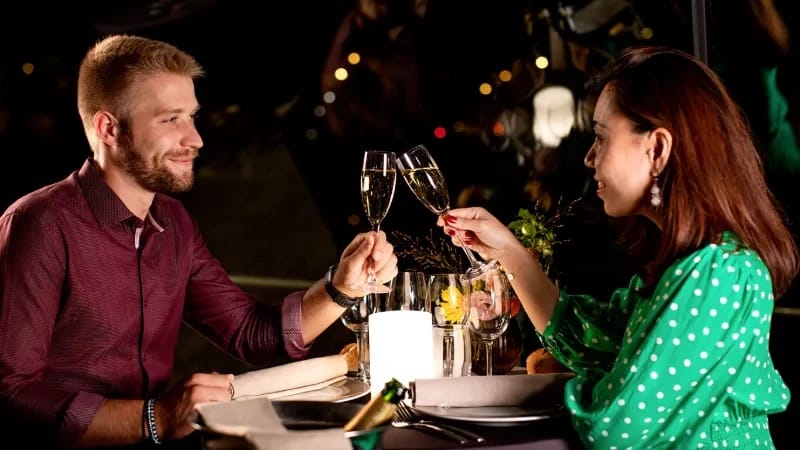 Romantisch Dinercruise Bateaux Parisiens: Huwelijksaanzoek op de Seine
