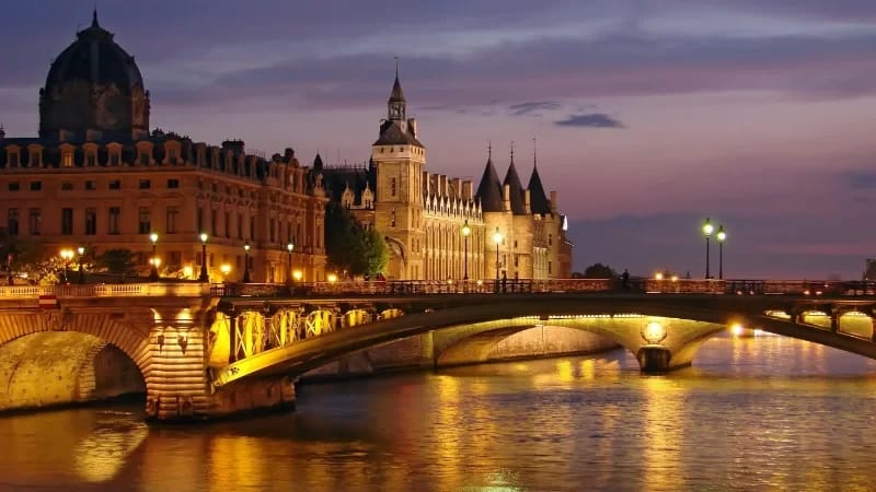 Bateaux Parisiens met Kerstmis: Lunch en Diner op 25 December op de Seine