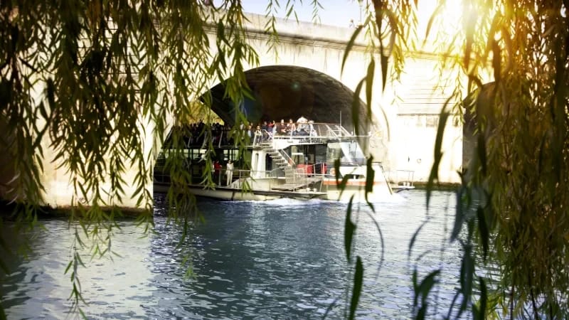 Toegankelijkheid voor rolstoelgebruikers bij Bateaux Parisiens: Wat u moet weten voordat u aan boord gaat