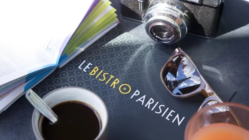 Een Familiediner bij Bistro Parisien: Het Kindermenu en de Magie van de Eiffeltoren