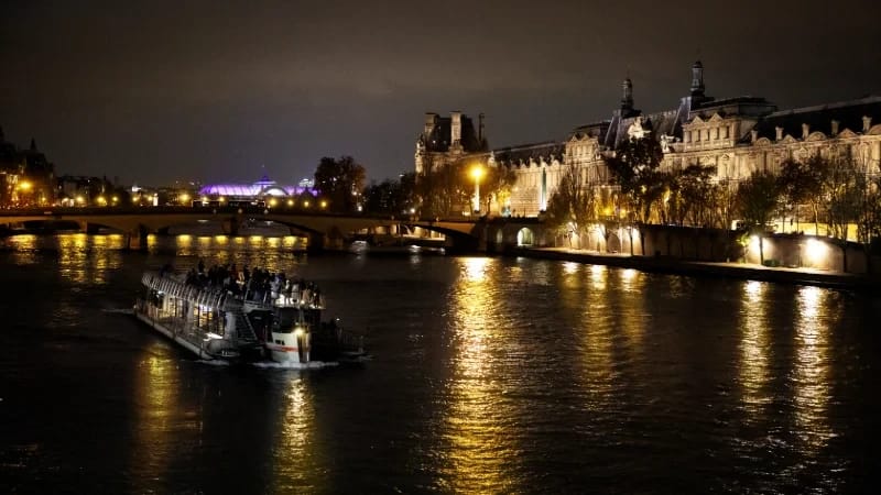 Diner bij Bistro Parisien en Nachtelijke Cruise: De Perfecte Combinatie op de Seine