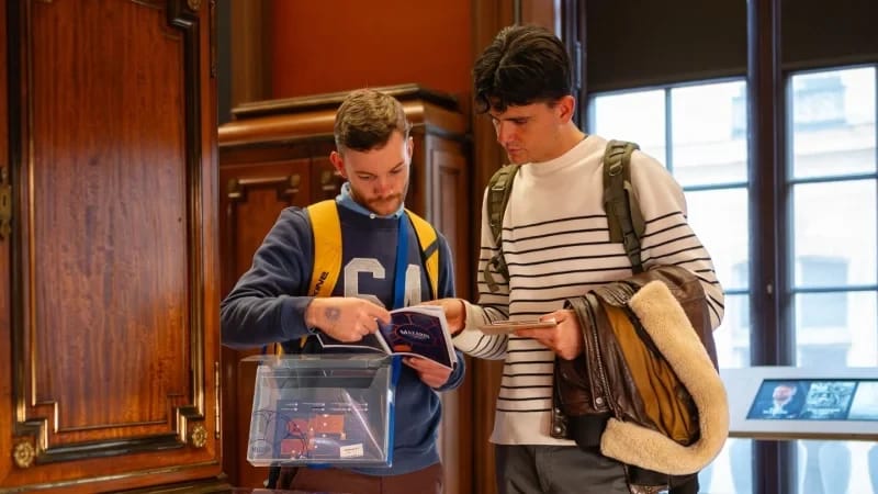 Escape Game vs Salle Classique : Pourquoi Jouer dans un Vrai Monument Change Tout
