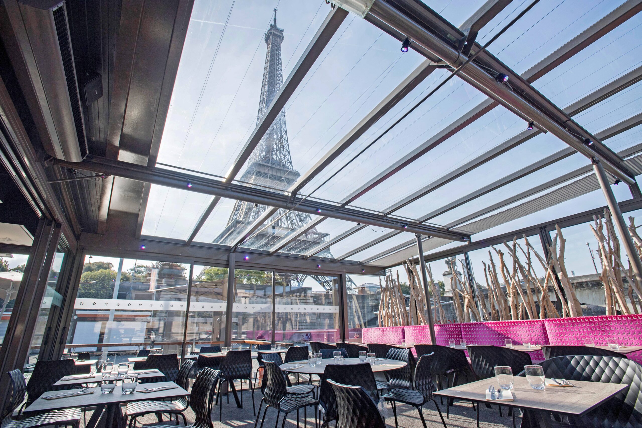 Bistro Parisien—dining at the quay facing the Eiffel Tower