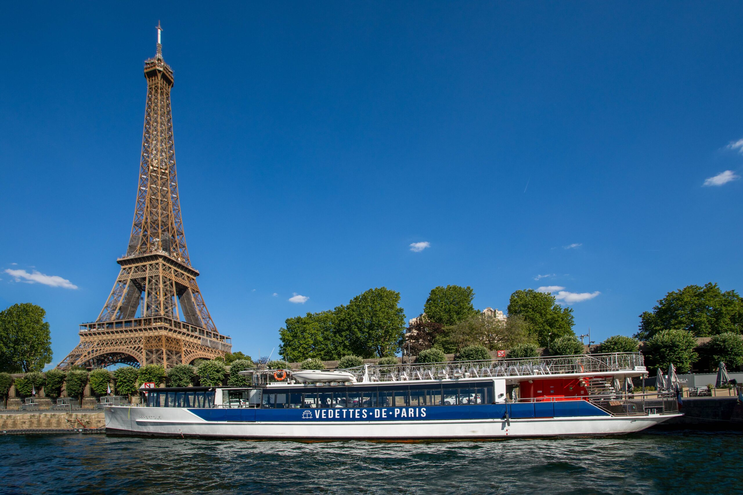 Ambiente a bordo – Vedettes de Paris, cubierta y vistas del Sena