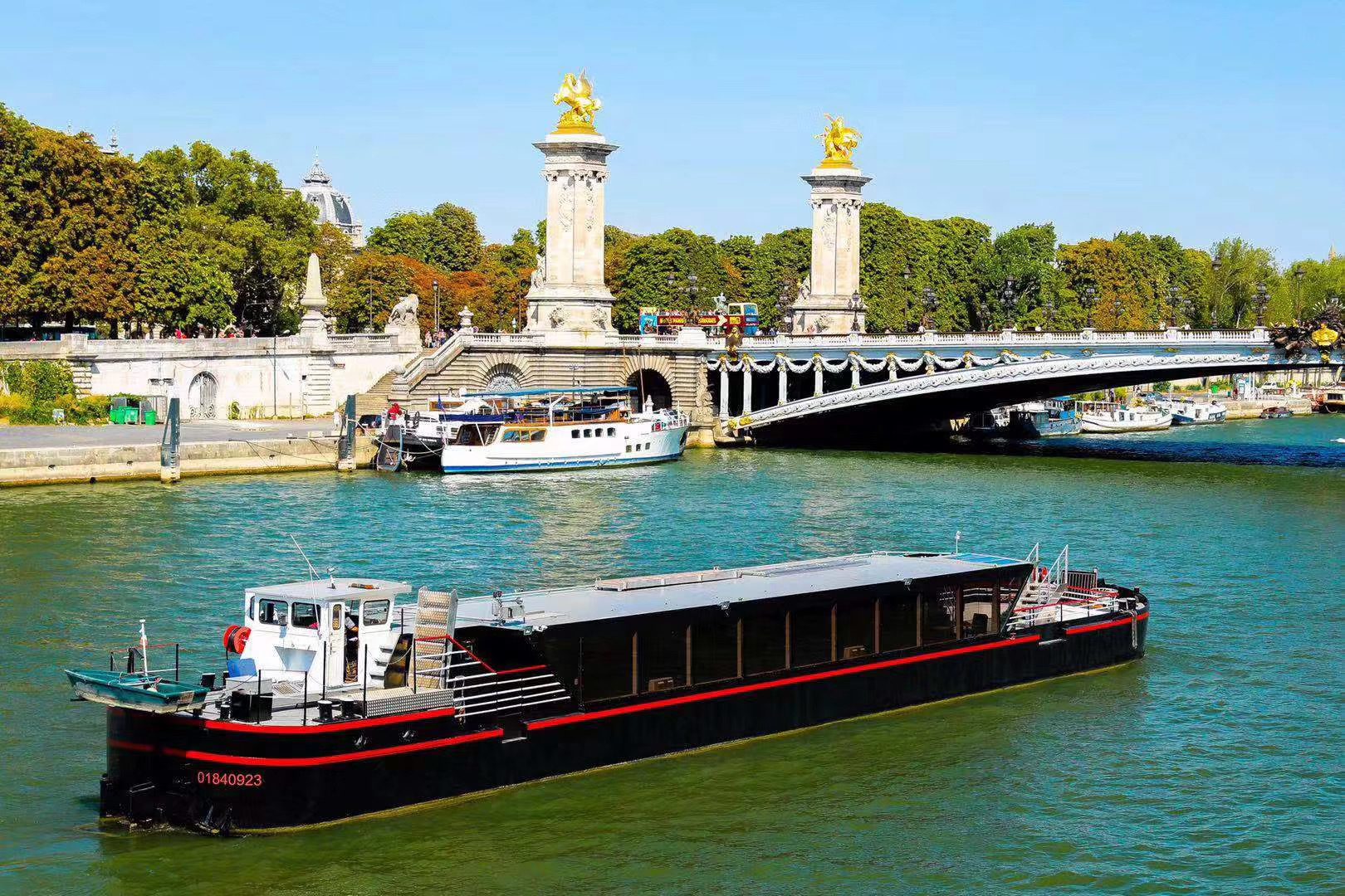 Péniche Ivoire - Embarquement Invalides (Bistronomique)